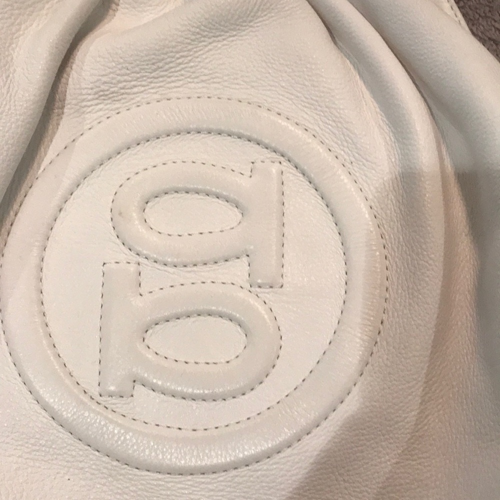 BEBE white purse !!!